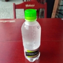 25/05/2017<br /><br />[Beer] Essa tive que postar, paguei R$ 4,20 nesta água, mais cara que muita cerveja que já bebi. Hoje esperimentei a Água Mineral Natural L'Agua. De cor cristalina, sem espuma, aroma inodoro sabor agradável. Tem sua origem de uma tradicional região Geológica do RJ conhecida por Gnaisse Raposo, Pedra Raposo.<br />ABV 0,0% vol. 330 ml.<br />✨📷🍺🕹📺<br />➖➖➖➖➖➖➖➖➖➖➖➖➖➖➖➖<br />🔄<br />🔄<br />🔄<br />🔄<br />➖➖➖➖➖➖➖➖➖➖➖➖➖➖➖➖<br />#delacosteq #nerd #nerdretro #cerveja #beer #beer #beerfan #coldbeer #beerday #goodbeer #beergeek #beertime #instabeer #craftbeer #chopp #pilsen #lager #premium #malte​ #lupulo #cevada #retrogames #oldgames #retro #geek #old #vintage #agua #laqua #aguamineral ➖➖➖➖➖➖➖➖➖➖➖➖➖➖➖➖
