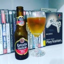 14/05/2017<br /><br />Da série se beber não jogue. Hoje é dia de saborear uma Estrella Galícia Premium Lager, cor dourada e brilhante, leve, refrescante, aromática e de sabor agradável, coube certinho na taça. Produzida pela Cervejaria Hijos de Riviera / Estrella Galícia. <br />ABV 4,7% vol. 200 ml.<br />✨📷🍺🕹📺<br />➖➖➖➖➖➖➖➖➖➖➖➖➖➖➖➖<br />🔄<br />🔄<br />🔄<br />🔄<br />➖➖➖➖➖➖➖➖➖➖➖➖➖➖➖➖<br />#delacosteq #nerd #nerdretro #cerveja #beer #beers #cervejaartesanal #beerfan #coldbeer #beerday #goodbeer #beergeek #beertime #instabeer #craftbeer #pilsen #lager #premium #malt #lupulo #cevada #retrogames #oldgames #retro #geek #old #vintage #estrellagalicia #hijosderiviera<br />➖➖➖➖➖➖➖➖➖➖➖➖➖➖➖➖