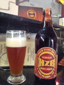 Halb Zehn Bier Red Lager - Brasil, São Pedro SP.JPG